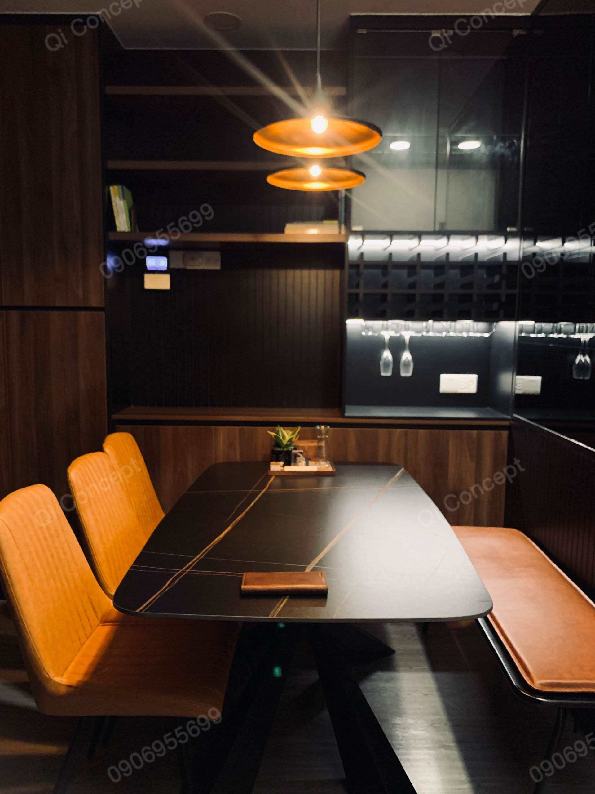 Không gian phòng bếp ngỡ như nhà hàng sang trọng