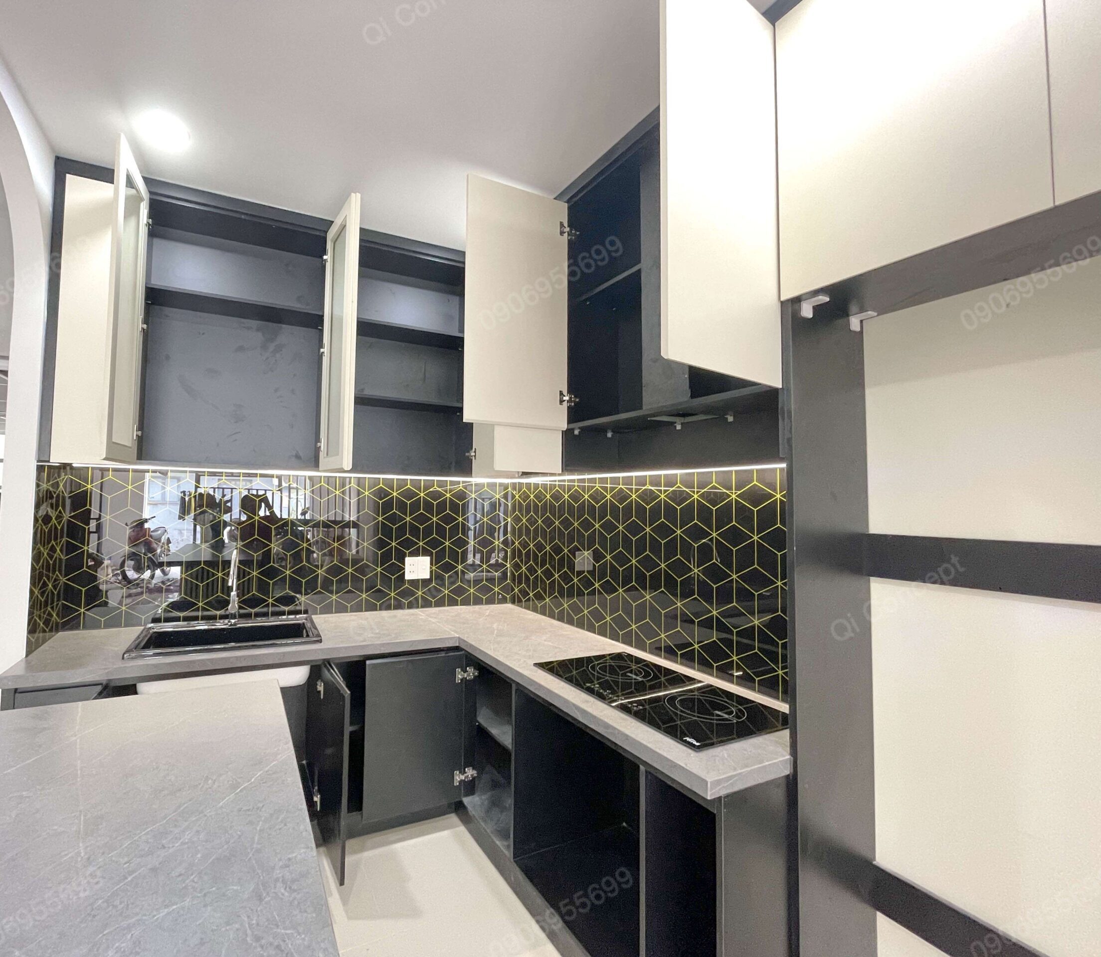 Phụ kiện tủ bếp thông minh thực tế.