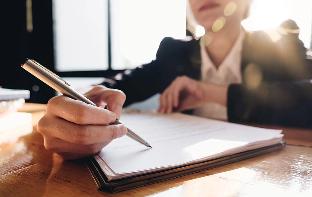 Quy trình thiết kế và thi công nội thất - Ký kết hợp đồng.