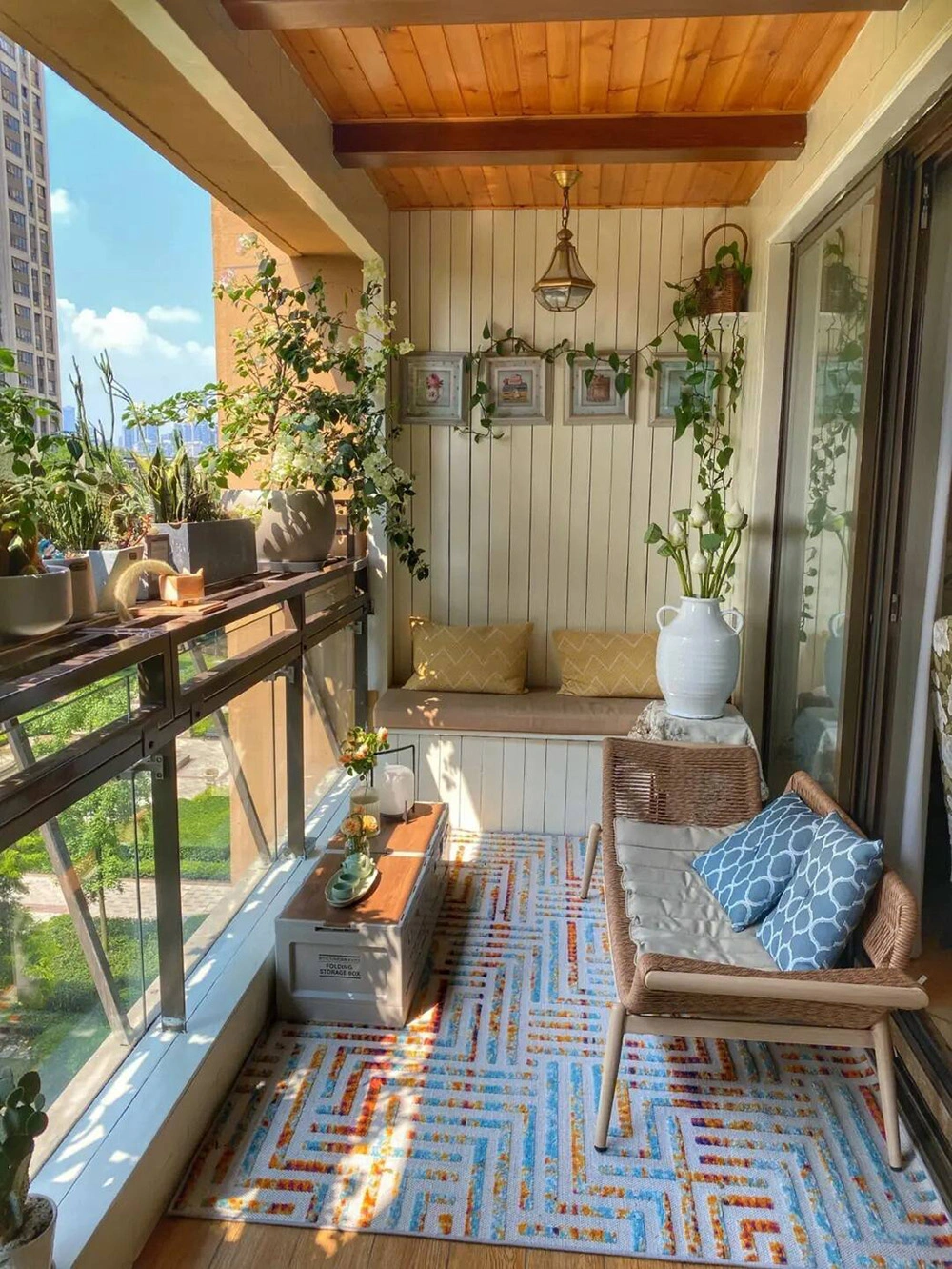 Thiết kế ban công chung cư phong cách Đồng quê