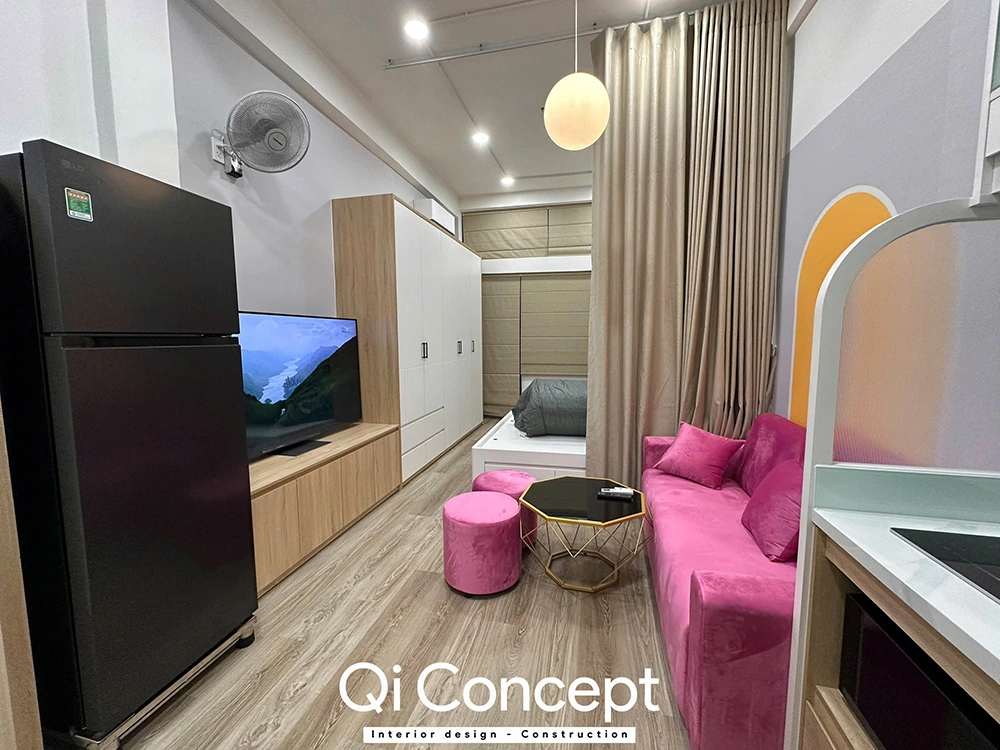 Sofa hồng nổi bật thực tế nhà phố Phú Nhuận