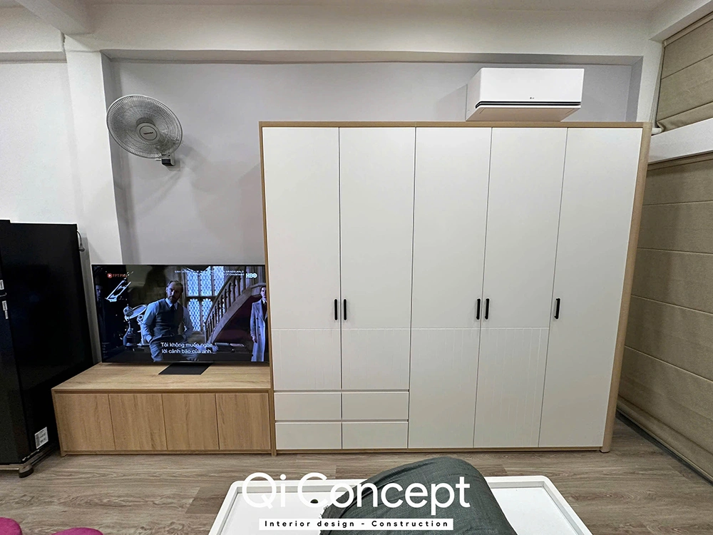 Cận cảnh tủ quần áo thực tế nhà phố Phú Nhuận