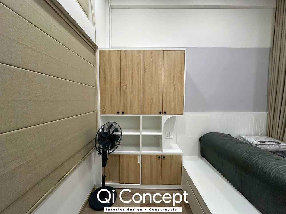 Tủ trang trí cạnh giường thực tế nhà phố Phú Nhuận